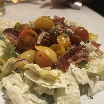 Eddie V's Prime Seafood - 沙拉,好在食材新鲜,但我不喜欢看奶酪的味道,吃不习惯。 - Seafood Near Me - Troy, Michigan Eddie V's Prime Seafood - 沙拉,好在食材新鲜,但我不喜欢看奶酪的味道,吃不习惯。 - Seafood Near Me - Troy, Michigan