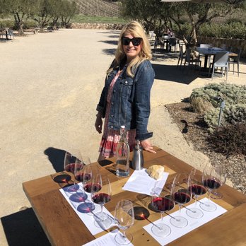 Niner Wine Estates - Outdoor wine seating and tasting. - Wine Tasting Room Near Me - Paso Robles, California