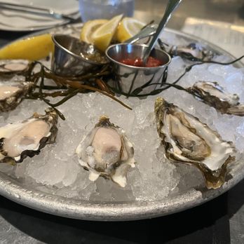 Herringbone Waikiki - Oysters (3 buck shuck) - Seafood Near Me - Honolulu, Hawaii Herringbone Waikiki - Oysters (3 buck shuck) - Seafood Near Me - Honolulu, Hawaii