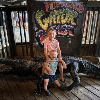 Fudpucker's - Seafood Near Me - Destin, Florida