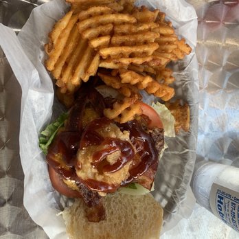 Hamburger Inn Diner - Western burger with waffle fries - Burgers Near Me - Delaware, Ohio Hamburger Inn Diner - Western burger with waffle fries - Burgers Near Me - Delaware, Ohio