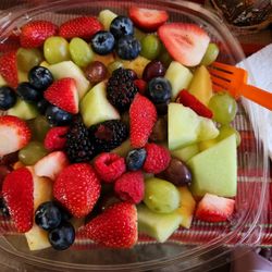 Tom Thumb - 32oz Mixed fruit bowl