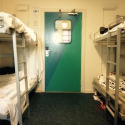 Danhostel Odense Kragsbjerggaard - 6-personers soverum set fra to enkeltsenge