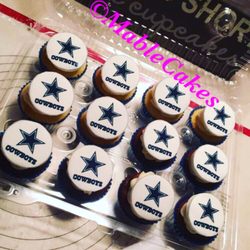 Mable Cakes - Dallas cowboys cupcakes
