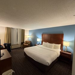 Comfort Inn & Suites Lees Summit - Kansas City - The room I stayed in.