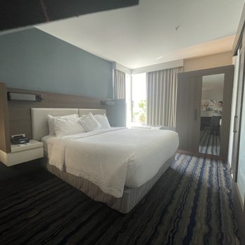 SpringHill Suites by Marriott San Diego Escondido/Downtown - King bed - Hotels Near Me - Escondido, California SpringHill Suites by Marriott San Diego Escondido/Downtown - King bed - Hotels Near Me - Escondido, California