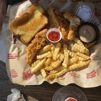 Huey Magoo's Chicken Tenders - Smaller fry portion - Chicken Shop Near Me - Dacula, Georgia