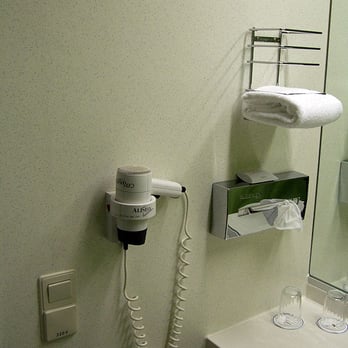 Hotel Kassel Hessenland - Badezimmer - Hotels Near Me - Kassel, HE Hotel Kassel Hessenland - Badezimmer - Hotels Near Me - Kassel, HE