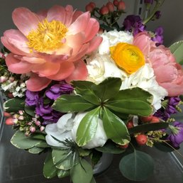 Lovely flower arrangement Lovely flower arrangement