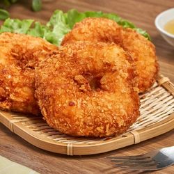 Le Kinaree Thai Eatery - Shrimp donut