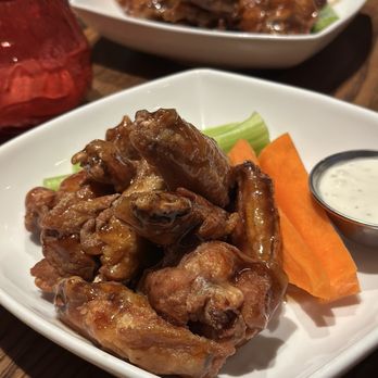 State & Main Kitchen & Bar - State & Main - Honey Garlic Wings - Bars Near Me - Vaughan, Ontario State & Main Kitchen & Bar - State & Main - Honey Garlic Wings - Bars Near Me - Vaughan, Ontario