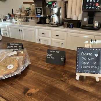 Cafe Madeleine - Coffee & Tea Near Me - Bridgewater, Massachusetts