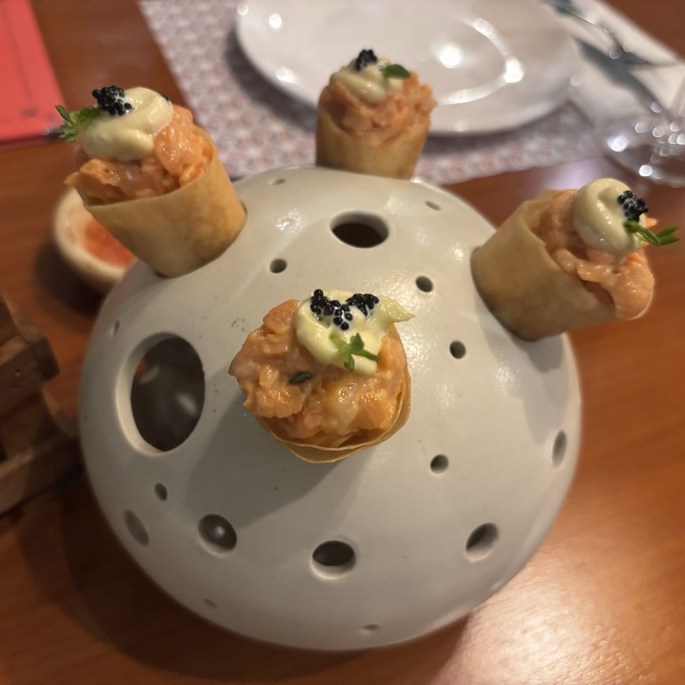 Las Flores - Conos de tartare de salmon - Tapas/Small Plates Near Me - Taguig, NCR Las Flores - Conos de tartare de salmon - Tapas/Small Plates Near Me - Taguig, NCR