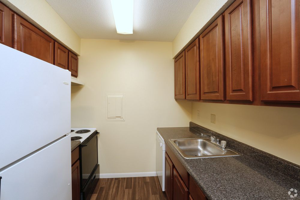 UNIVERSITY GARDENS APARTMENTS Updated June 2024 16 Photos 6516 N