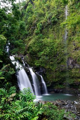 Upper Waikani Falls by null