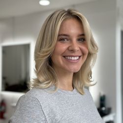 Metropolis Salon - Balayage & Haircut