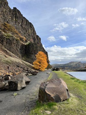 Coyote Wall Trailhead by null