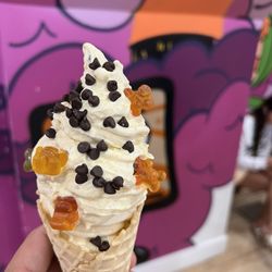 Treats Cereal Bar & Boba - Super Crunch Brothers with Chocolate Chip and Gummy Bears added