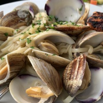 Paradise Beach Grille - Linguini and Clams - New American Near Me - Capitola, California Paradise Beach Grille - Linguini and Clams - New American Near Me - Capitola, California
