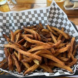 Growling Gator - Side of fries