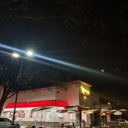 Exterior outside entrance of In-N-Out Burger - Outside. Short wait with peace and quiet tonight. - Pleasant Hill, California Exterior outside entrance of In-N-Out Burger - Outside. Short wait with peace and quiet tonight. - Pleasant Hill, California
