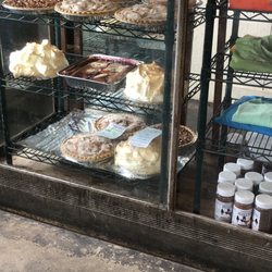 Hinzes Bar-B-Que - Desserts look delicious!