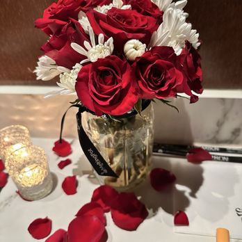 The Melting Pot - Boise - Anniversary flowers - Fondue Near Me - Boise, Idaho The Melting Pot - Boise - Anniversary flowers - Fondue Near Me - Boise, Idaho