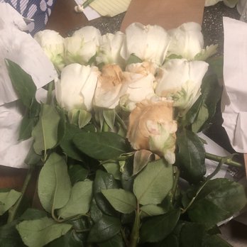 Matranga Floral - This is just one of the bundles that had dead roses in the middle. - Florists Near Me - Salinas, California Matranga Floral - This is just one of the bundles that had dead roses in the middle. - Florists Near Me - Salinas, California