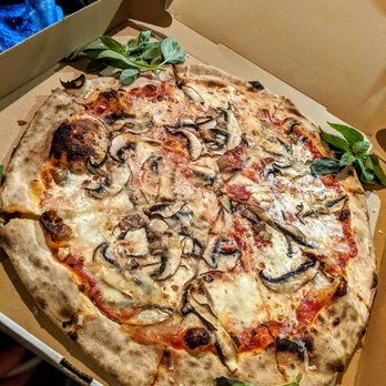 Lucali - Mushroom and garlic takeout pizza - Pizza Near Me - Brooklyn, New York