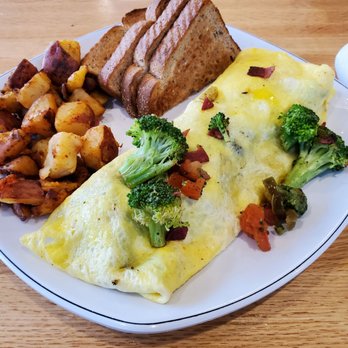 Eggs Up Grill - Veggie omelette with home fries and wheat toast - Breakfast & Brunch Near Me - Summerville, South Carolina
