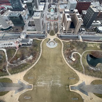 Gateway Arch - Landmarks & Historical Buildings Near Me - St. Louis, Missouri