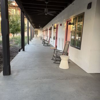 Texican Court - Cute porches outside of every room - Hotels Near Me - Irving, Texas Texican Court - Cute porches outside of every room - Hotels Near Me - Irving, Texas