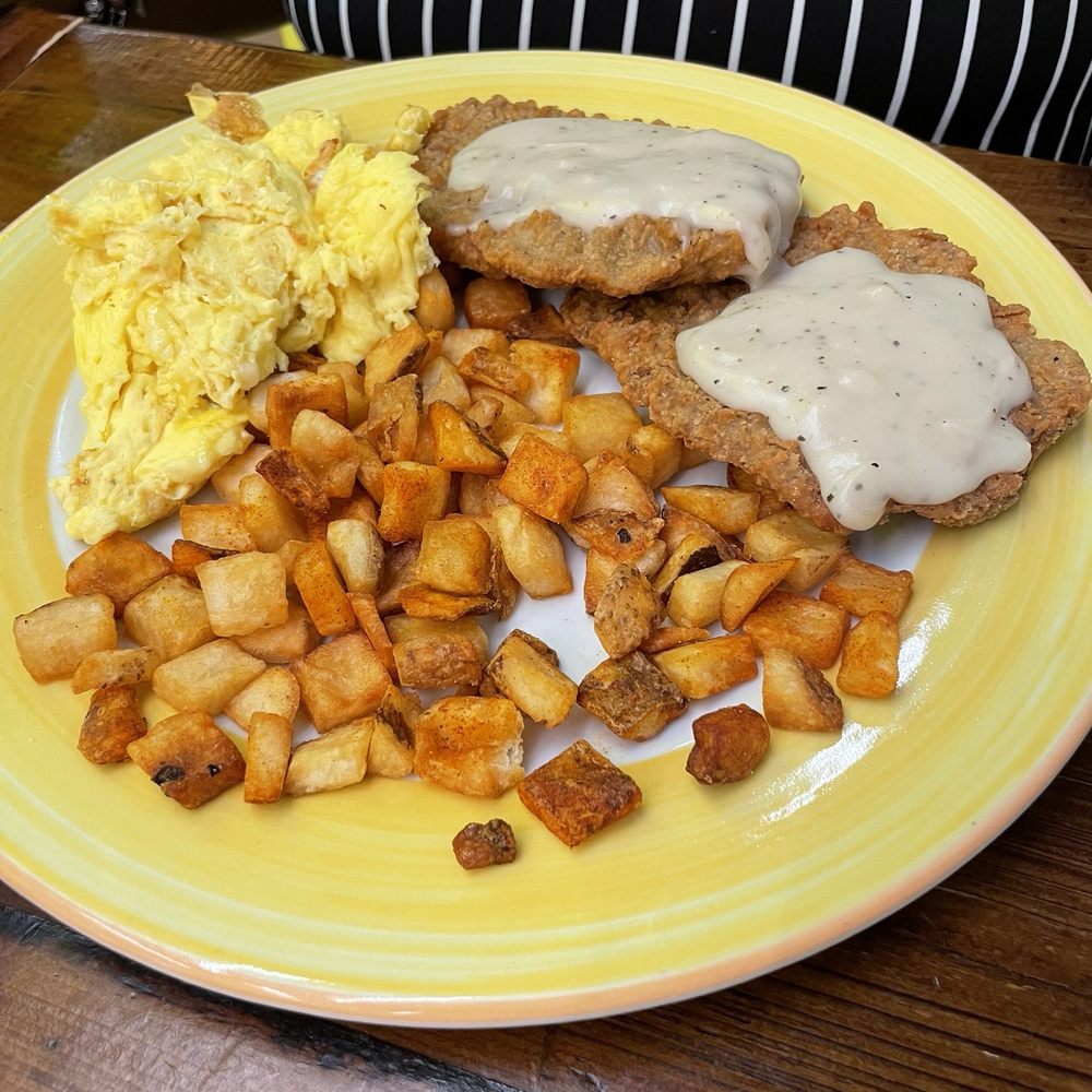 Beeliner Diner - Country-Fried Steak Two Eggs Breakfast Potatoes - Breakfast & Brunch Near Me - Alexandria, Virginia