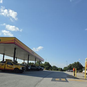Love's Travel Stop - Gas Stations Near Me - Strafford, Missouri