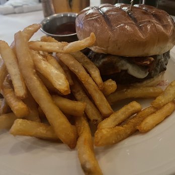 Loretta & The Butcher - Loretta's Burger - Argentine Near Me - Miami, Florida Loretta & The Butcher - Loretta's Burger - Argentine Near Me - Miami, Florida