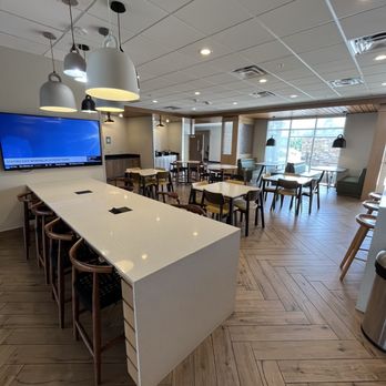 Fairfield by Marriott Inn & Suites Columbus, IN - Kitchen - Hotels Near Me - Columbus, Indiana