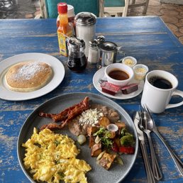 The free breakfast that's included. The red salsa is delicious.