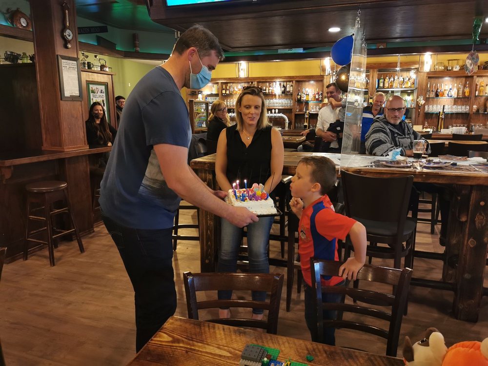 DICEY REILLY’S Updated September 2024 104 398 St. Albert Trail, St. Albert, Alberta