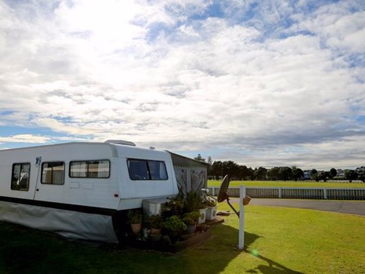 Raglan Holiday Park by null