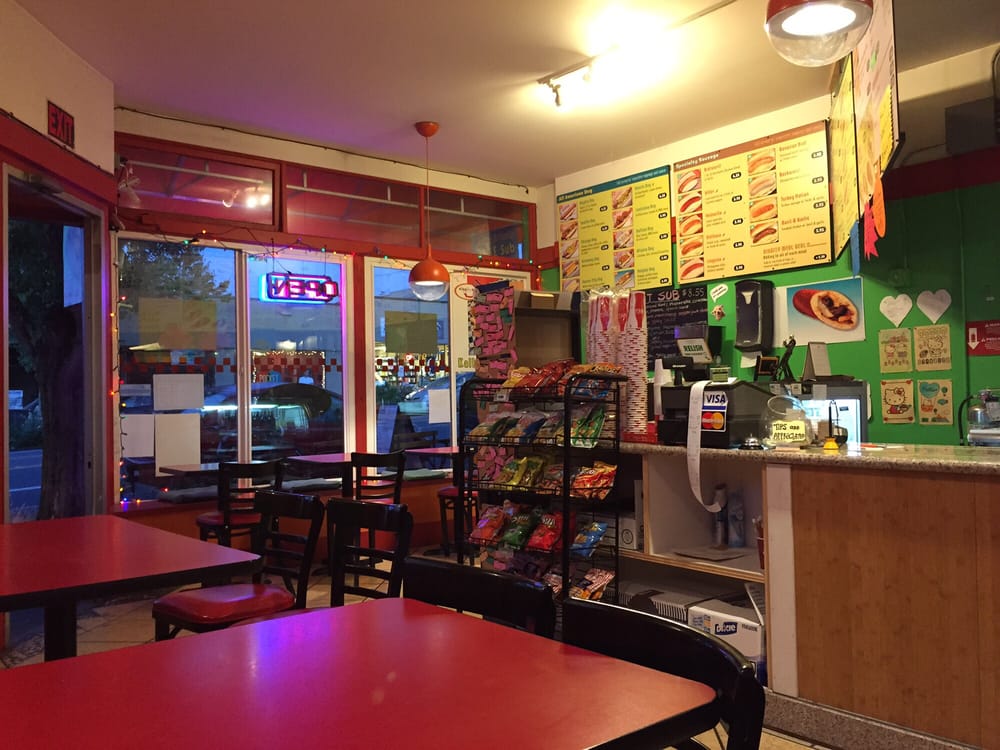 DIGGITY DOG CLOSED 39 Photos & 101 Reviews 8317 Greenwood Ave N