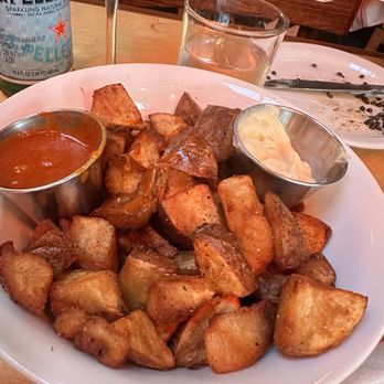 Phlight - Patatas Bravas - Wine Bars Near Me - Whittier, California Phlight - Patatas Bravas - Wine Bars Near Me - Whittier, California