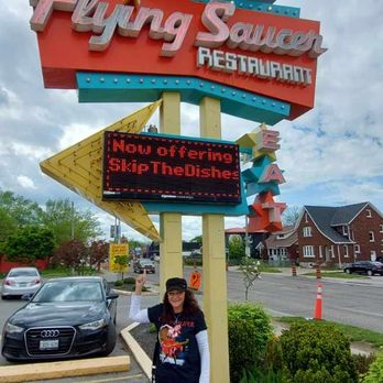 Flying Saucer Restaurant - Diners Near Me - Niagara Falls, Ontario