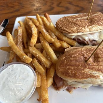 CJ's Brewing Company - Pizza Near Me - Commerce Twp, Michigan CJ's Brewing Company - Pizza Near Me - Commerce Twp, Michigan