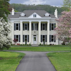 Riverside Inn B&B - Spring time Historic Riverside Inn