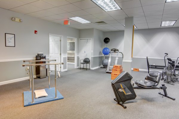 State of the art facility! Schedule appointment today! - About Therapeutic Dynamics
We are committed to one-on-one patient to physical therapist care. This means that you will meet the physical therapist at your initial appointment and will continue to see that therapist for the remainder of your course of treatment. You will not be juggled among many therapists or PT aides.
We are not a large chain organization (“PT Factories”) where you may feel like just another number.
Our state of the art facility offers you the opportunity to explore innovative exercise forms, in addition to traditional exercise. Our program will help you maximize your future health and vitality.