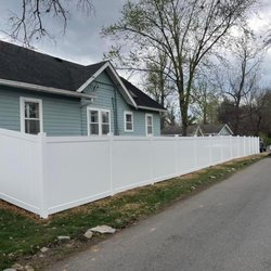 Louisville Fence - 6ft white vinyl.