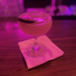 Footsie's - Spicy gin cocktail. It was very good.