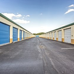 Wide drive aisles