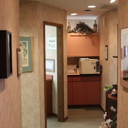 Periodontics Of Elgin - Back hallway