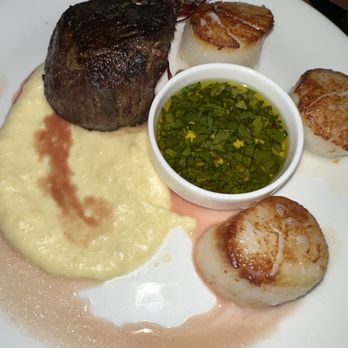 Notch 8 Grille - Filet and scallops - Steakhouses Near Me - Northampton, Massachusetts